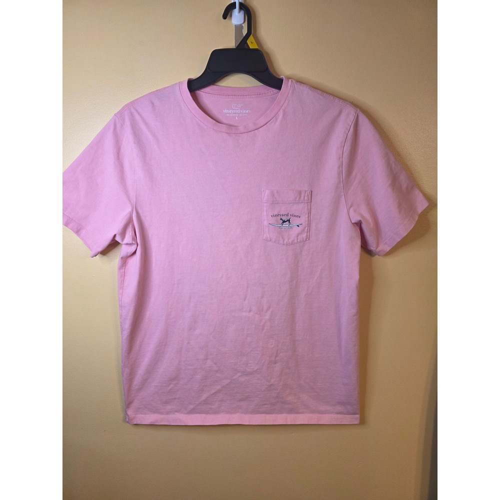 Vineyard Vines Mens Pink Short Sleeve Pocket T-Shirt Dog Surfboard Graphic L